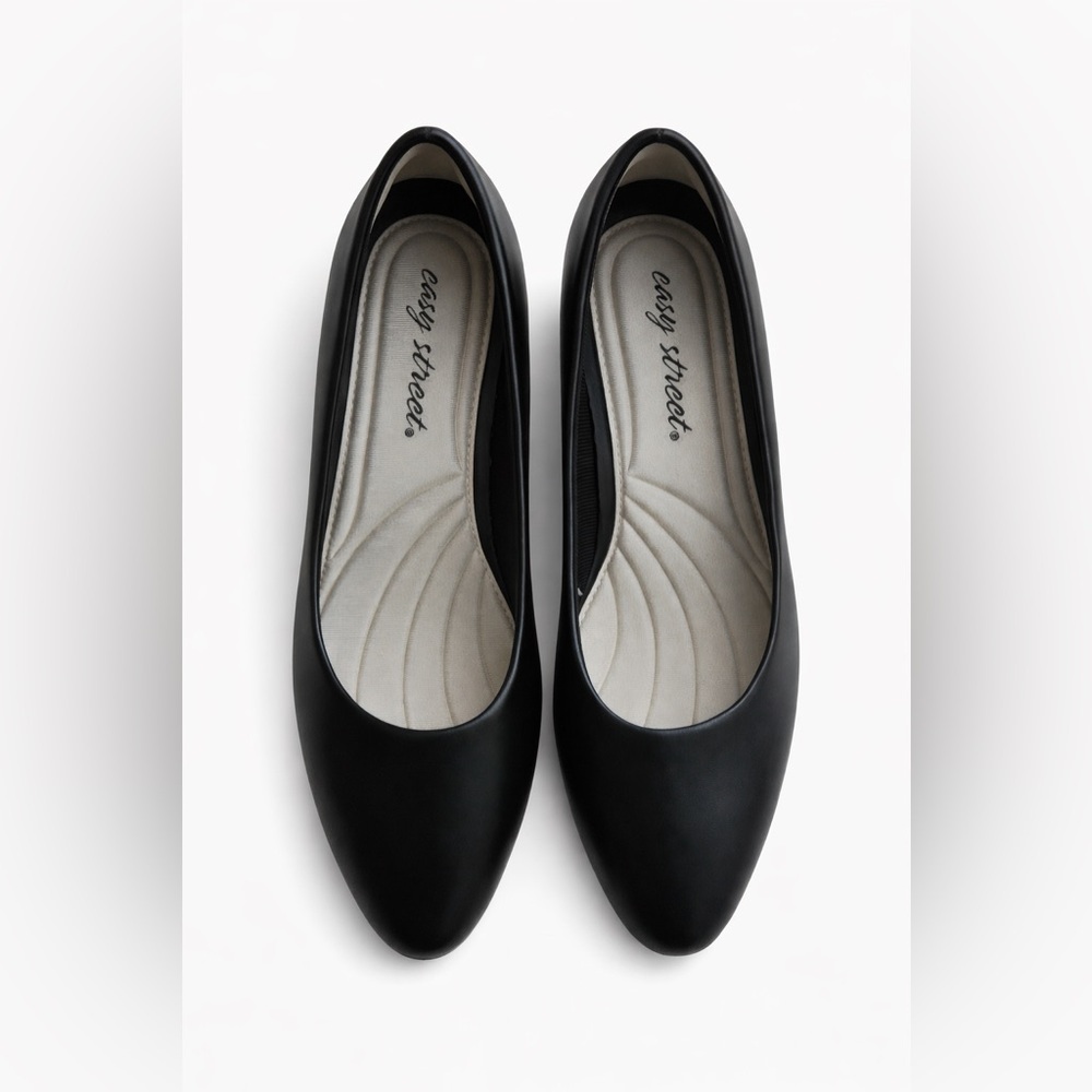 Easy Street black block Heel pumps size 7